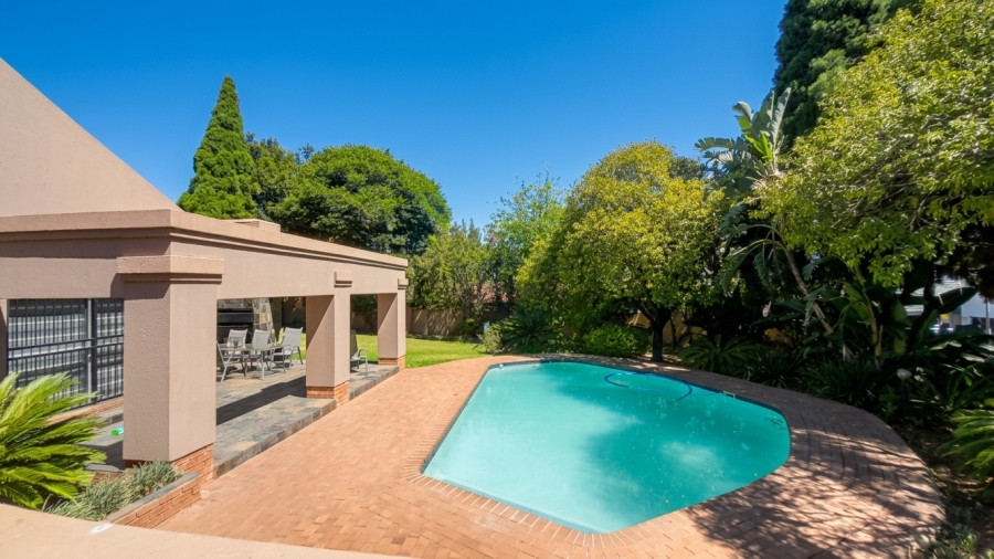 4 Bedroom Property for Sale in Douglasdale Gauteng