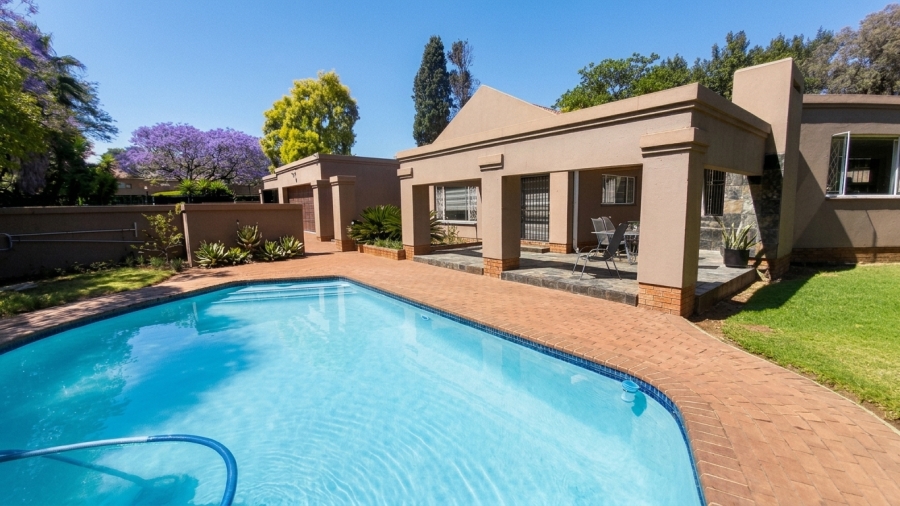 4 Bedroom Property for Sale in Douglasdale Gauteng
