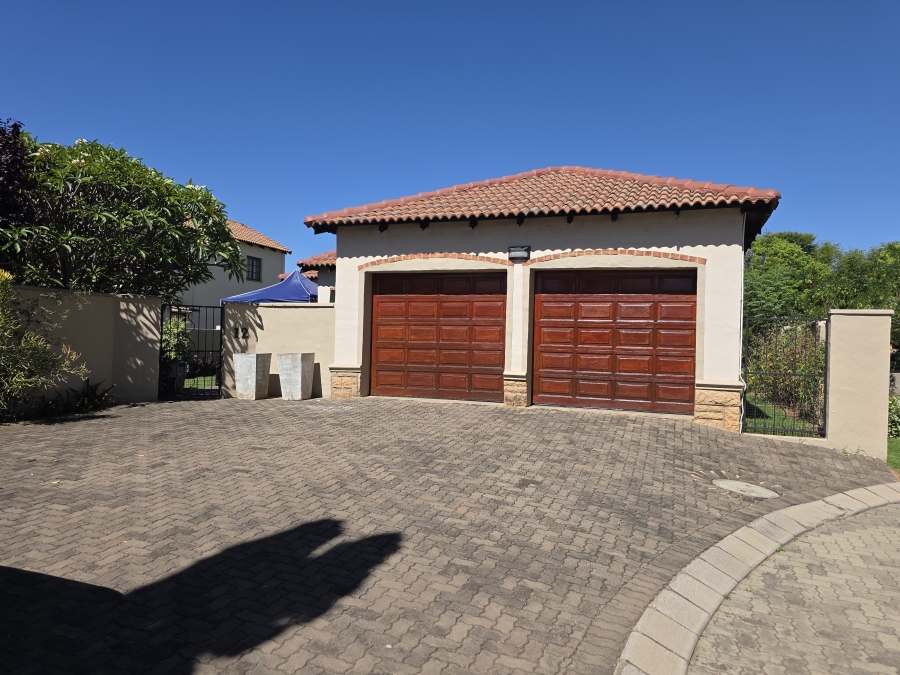 3 Bedroom Property for Sale in Noordwyk Gauteng
