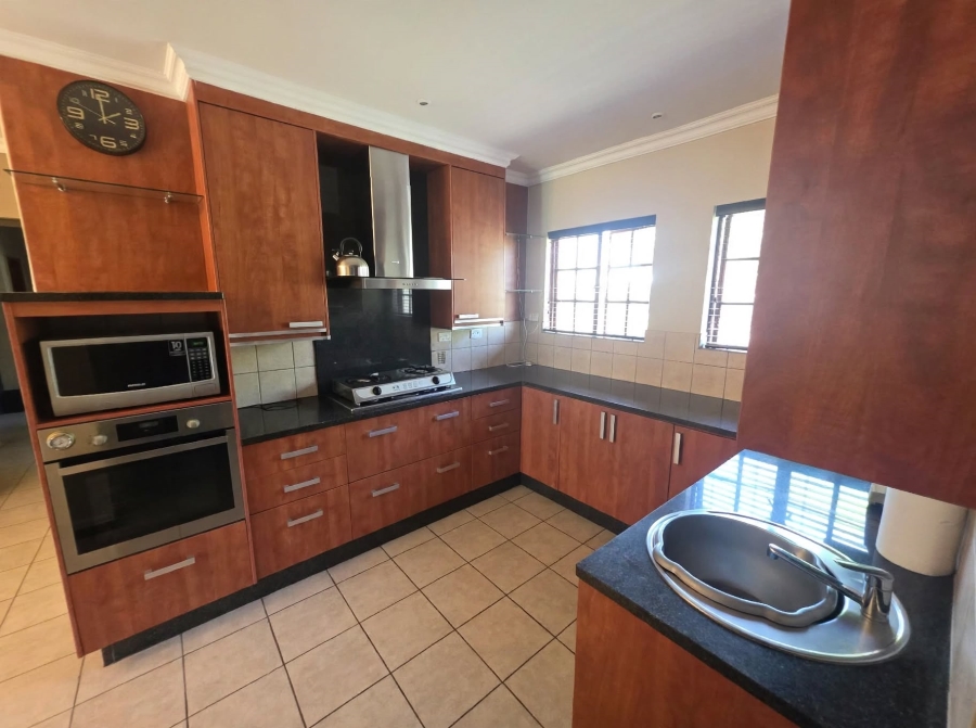 3 Bedroom Property for Sale in Noordwyk Gauteng
