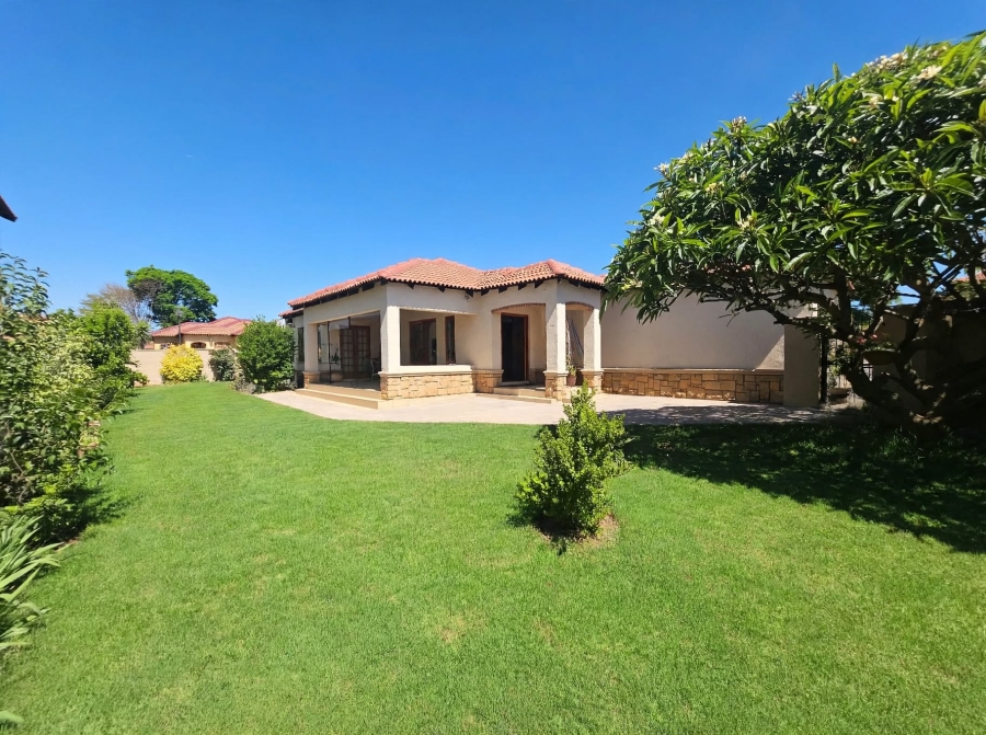 3 Bedroom Property for Sale in Noordwyk Gauteng