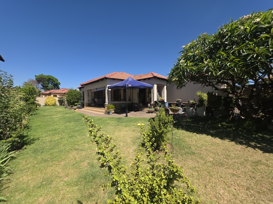 3 Bedroom Property for Sale in Noordwyk Gauteng