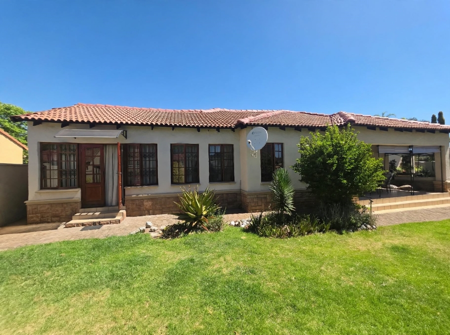 3 Bedroom Property for Sale in Noordwyk Gauteng