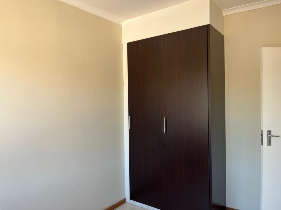 2 Bedroom Property for Sale in Buccleuch Gauteng