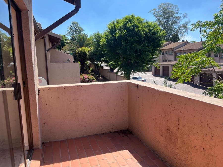 2 Bedroom Property for Sale in Buccleuch Gauteng