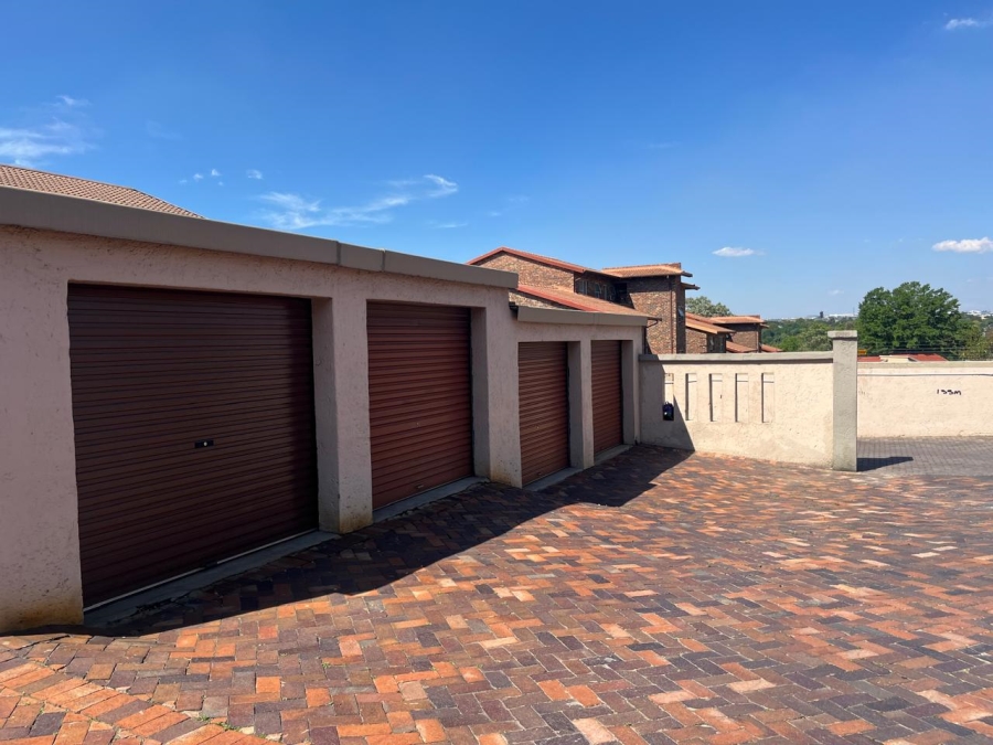 2 Bedroom Property for Sale in Buccleuch Gauteng