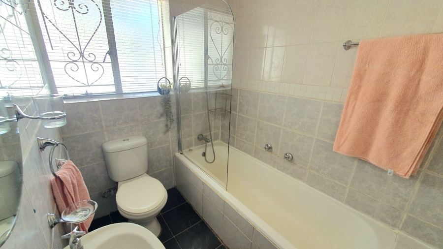 3 Bedroom Property for Sale in Greenhills Gauteng