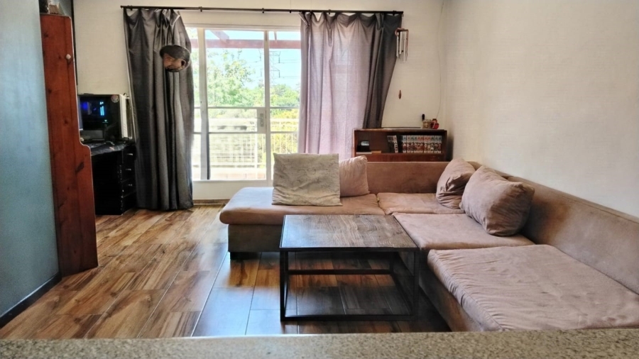 2 Bedroom Property for Sale in Sonneglans Gauteng