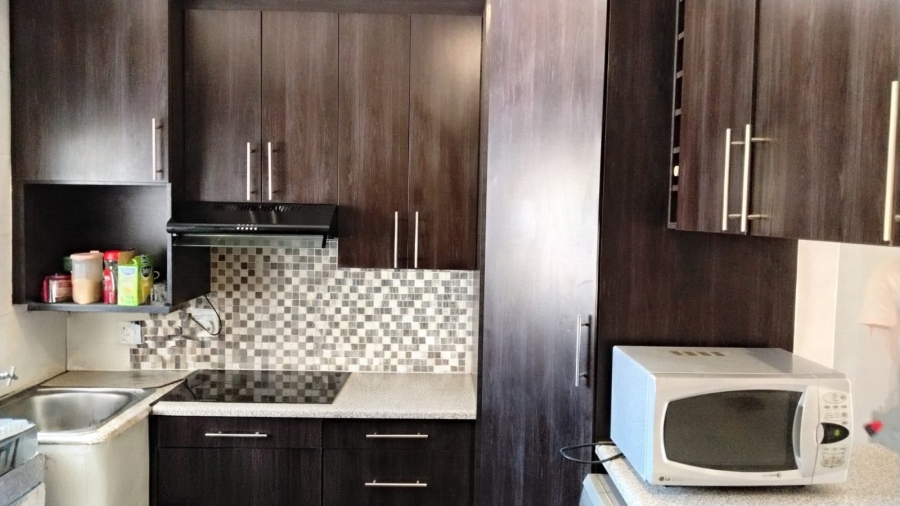 2 Bedroom Property for Sale in Sonneglans Gauteng