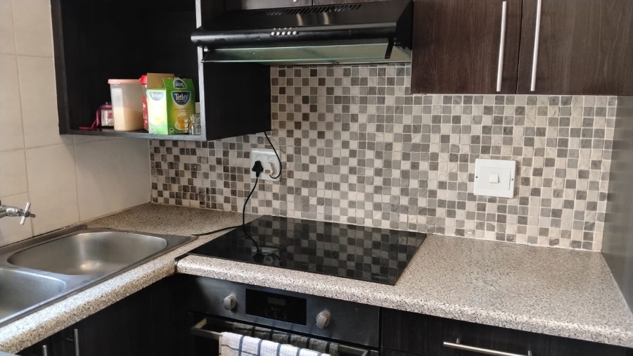 2 Bedroom Property for Sale in Sonneglans Gauteng