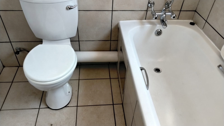 2 Bedroom Property for Sale in Sonneglans Gauteng