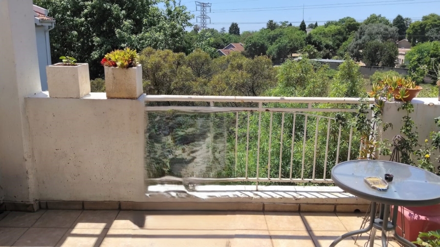 2 Bedroom Property for Sale in Sonneglans Gauteng