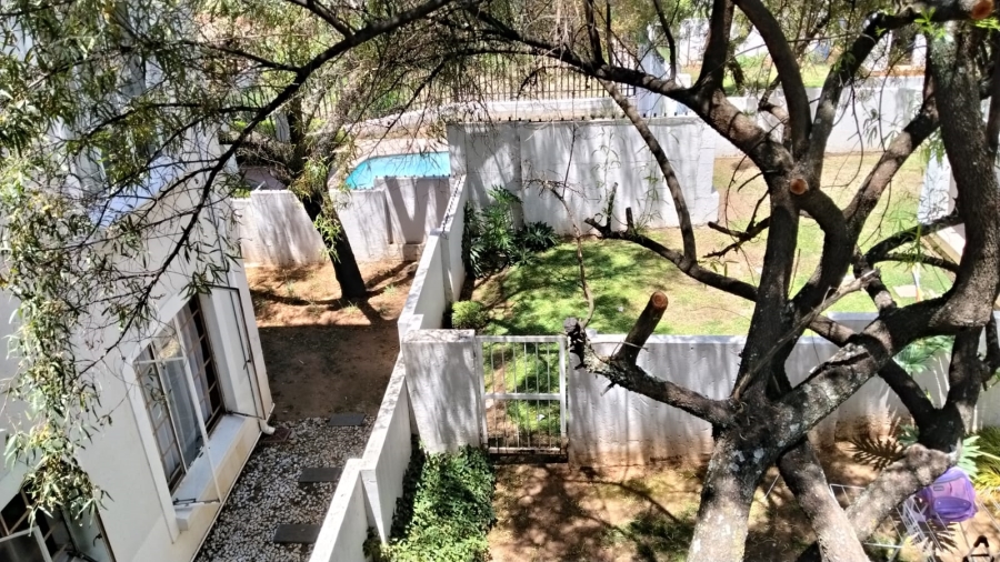 2 Bedroom Property for Sale in Sonneglans Gauteng
