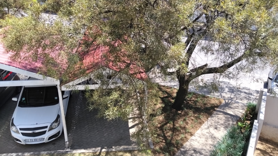 2 Bedroom Property for Sale in Sonneglans Gauteng