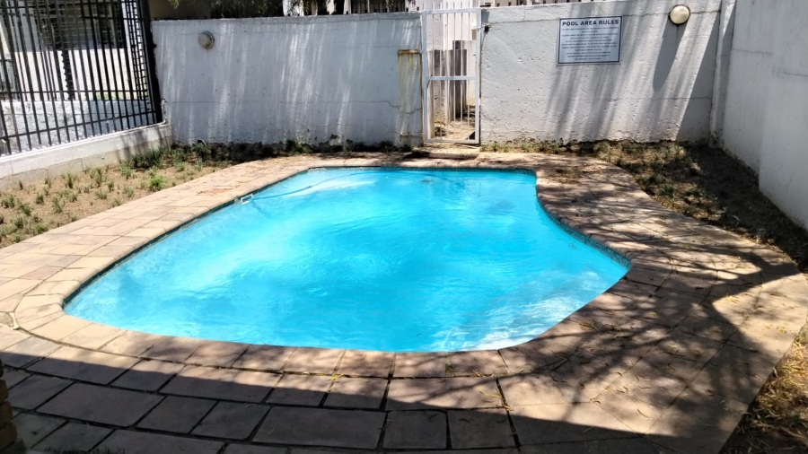 2 Bedroom Property for Sale in Sonneglans Gauteng