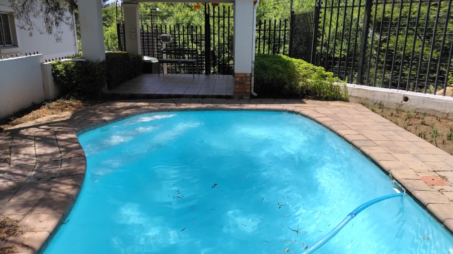 2 Bedroom Property for Sale in Sonneglans Gauteng