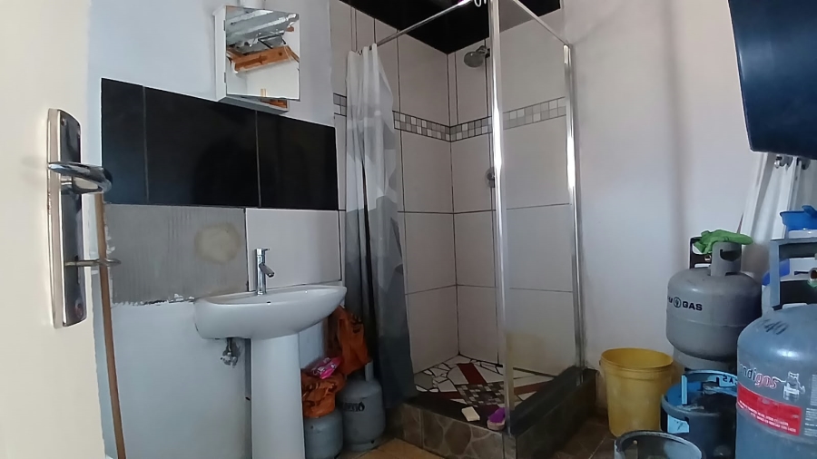 1 Bedroom Property for Sale in Mohlakeng Gauteng