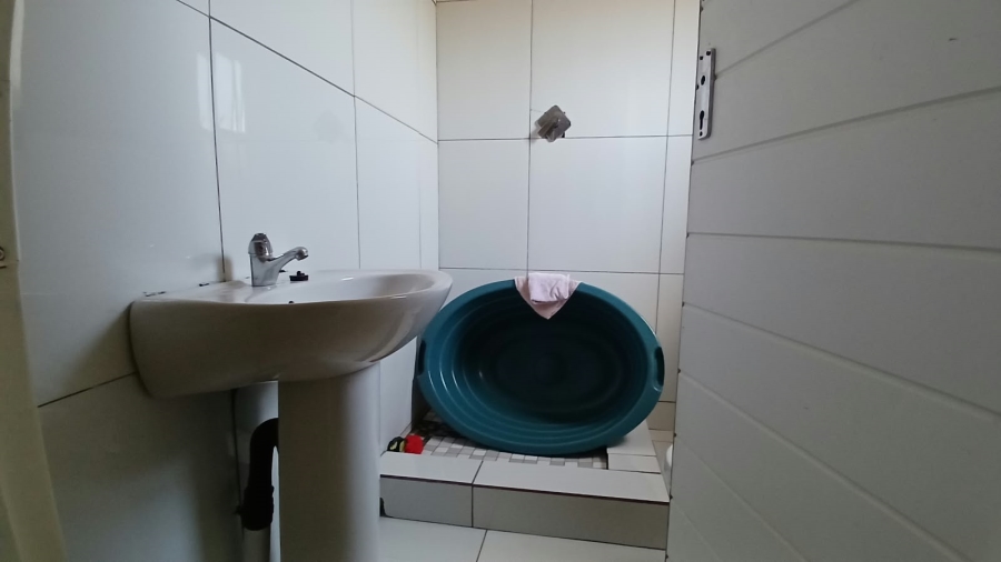 1 Bedroom Property for Sale in Mohlakeng Gauteng