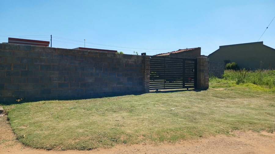1 Bedroom Property for Sale in Mohlakeng Gauteng