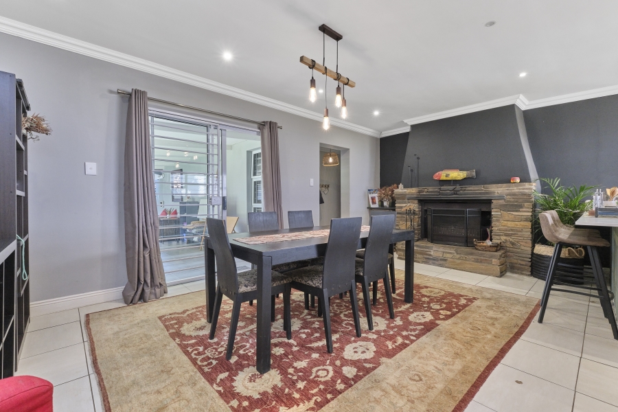 4 Bedroom Property for Sale in Douglasdale Gauteng