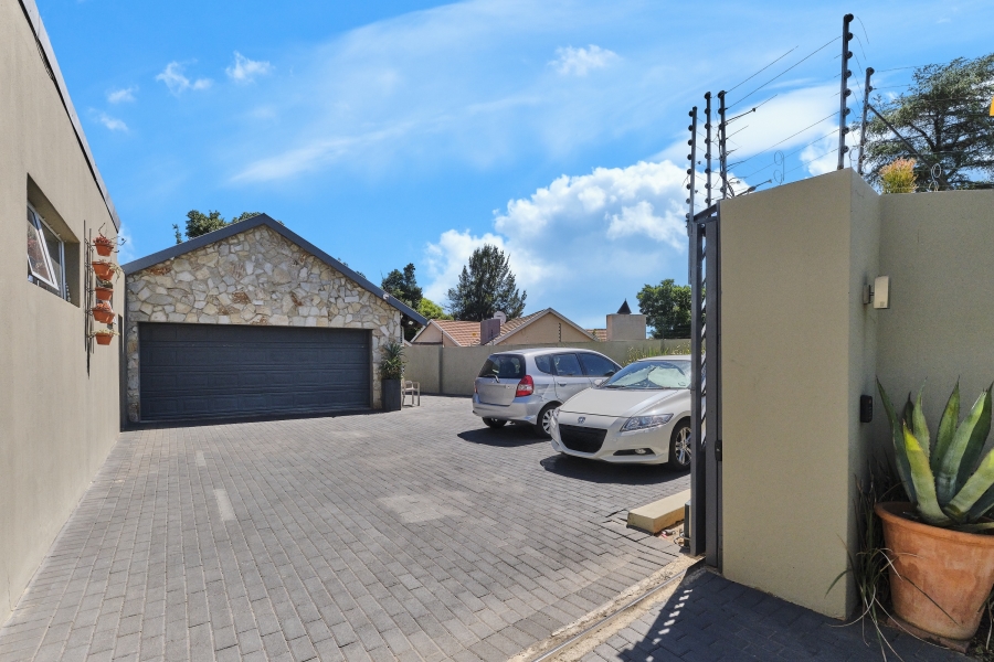 4 Bedroom Property for Sale in Douglasdale Gauteng