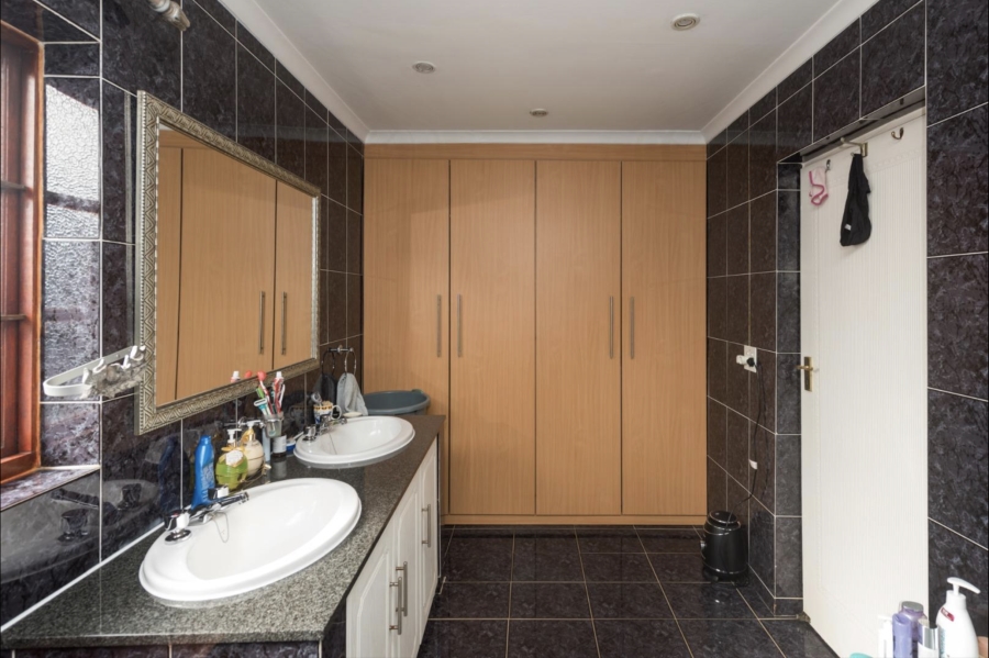 4 Bedroom Property for Sale in Kensington Gauteng