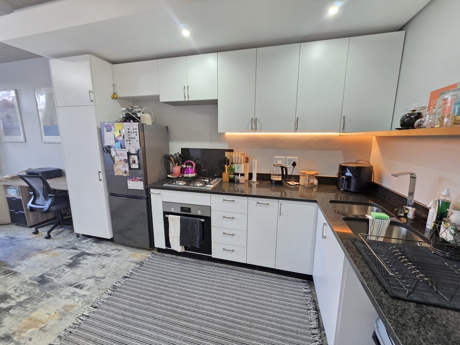 To Let 2 Bedroom Property for Rent in Alphen Park Gauteng