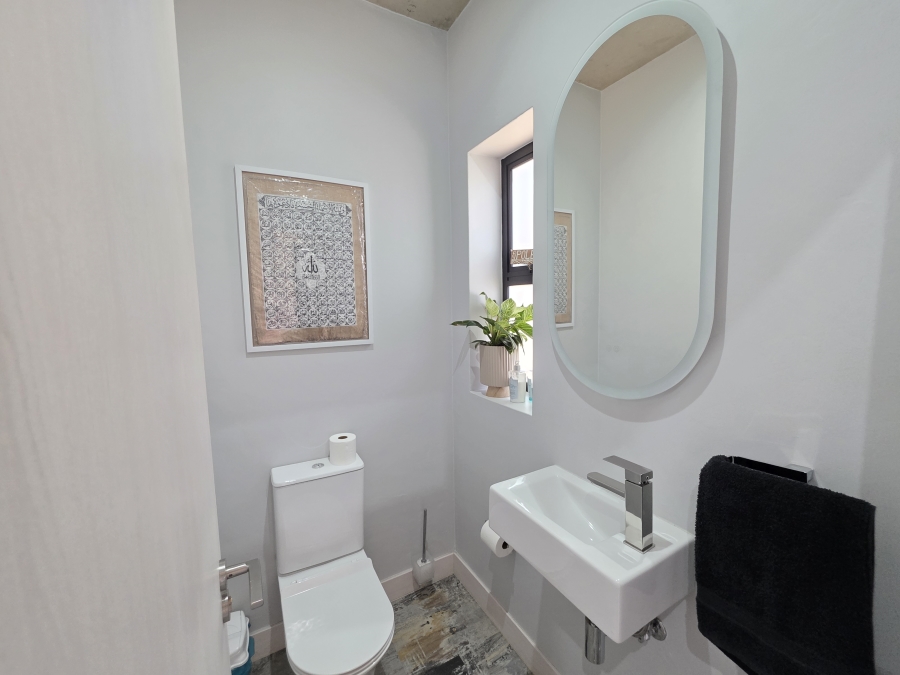 To Let 2 Bedroom Property for Rent in Alphen Park Gauteng
