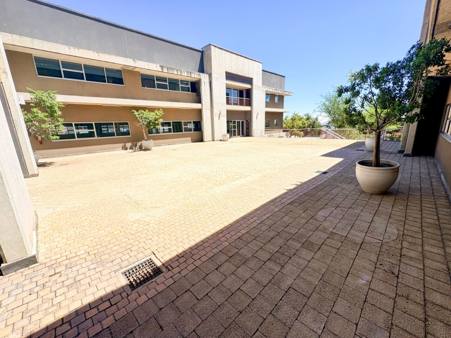 To Let Commercial Property for Rent in Longmeadow Gauteng