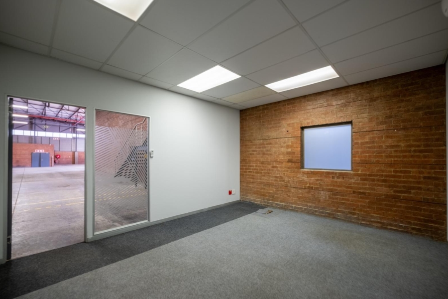 To Let Commercial Property for Rent in Randjespark Gauteng