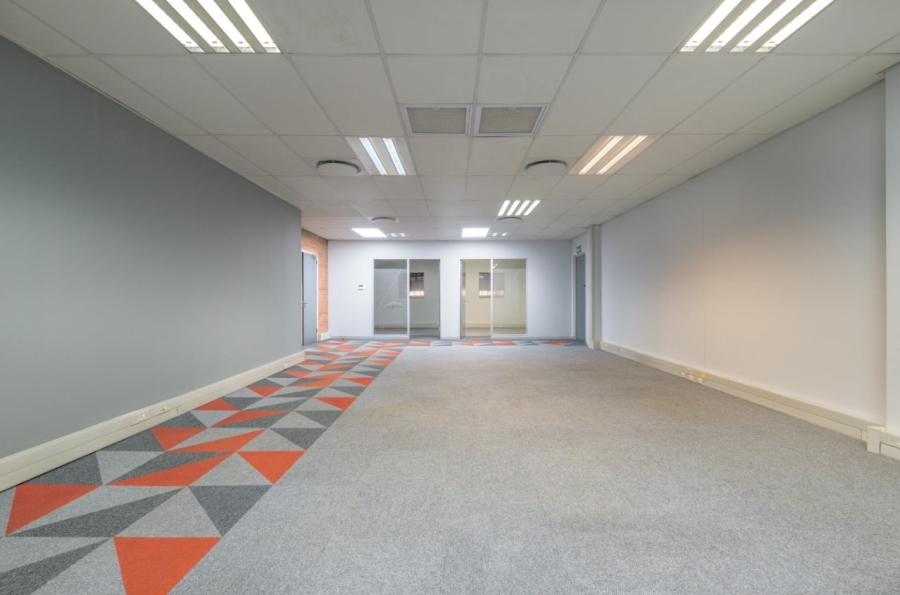 To Let Commercial Property for Rent in Randjespark Gauteng