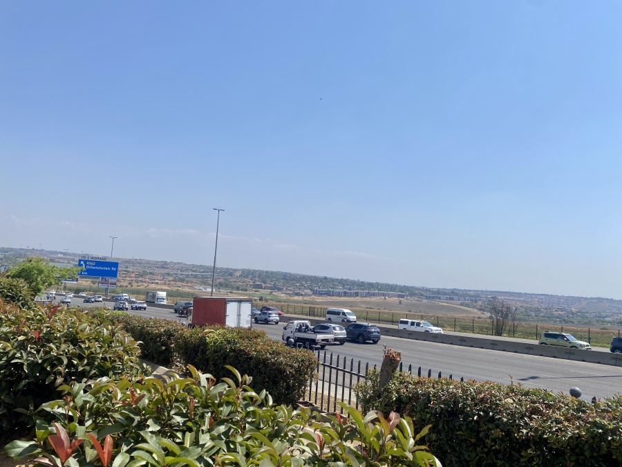 To Let Commercial Property for Rent in Randjespark Gauteng