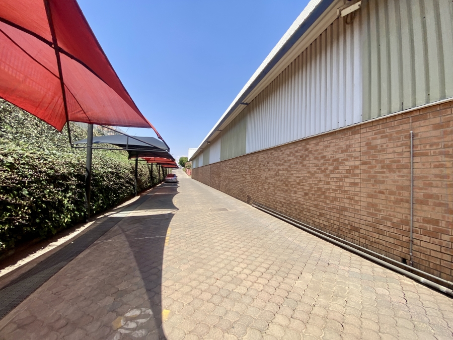 To Let Commercial Property for Rent in Randjespark Gauteng