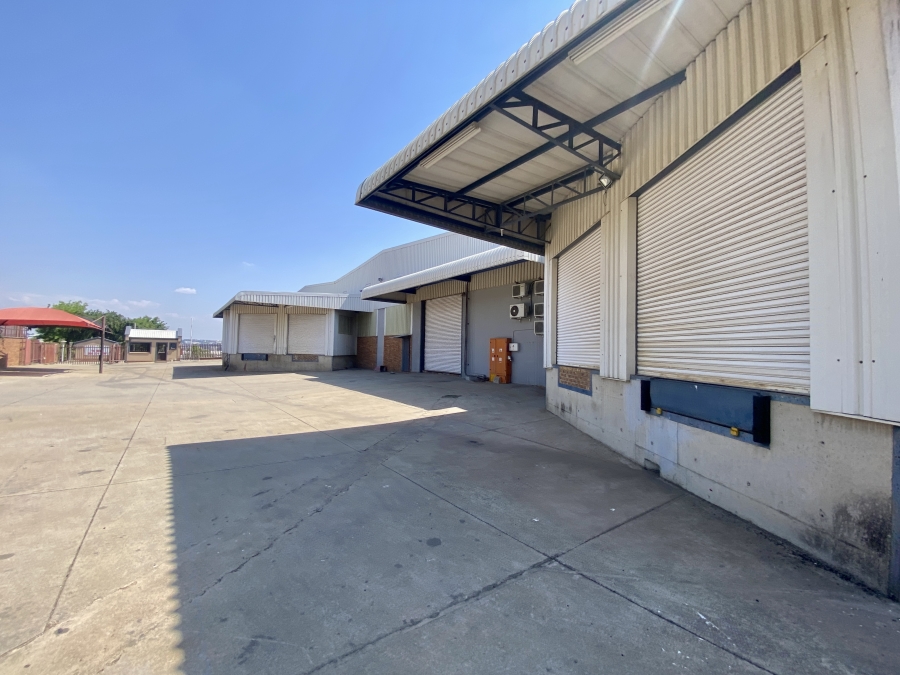 To Let Commercial Property for Rent in Randjespark Gauteng
