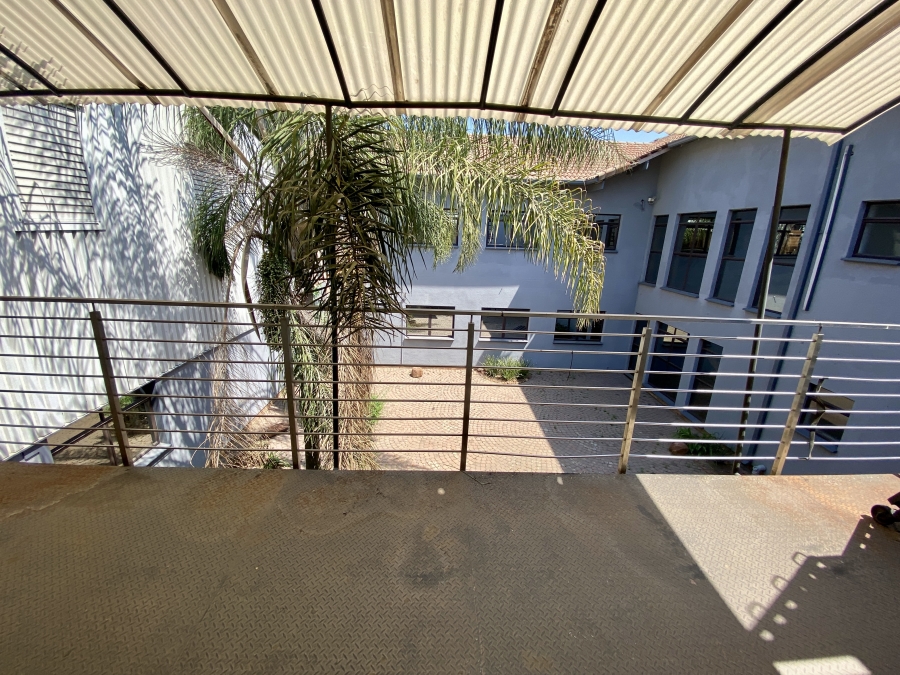 To Let Commercial Property for Rent in Randjespark Gauteng