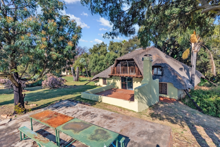 6 Bedroom Property for Sale in Protea Ridge Gauteng
