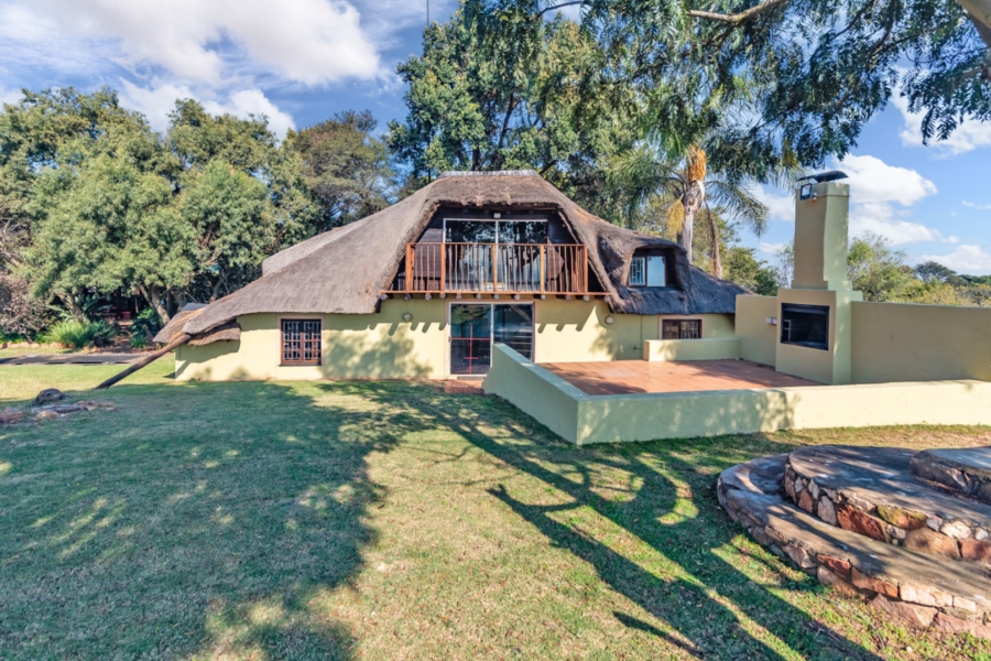 6 Bedroom Property for Sale in Protea Ridge Gauteng