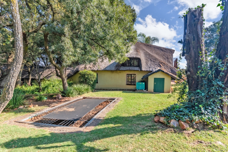 6 Bedroom Property for Sale in Protea Ridge Gauteng