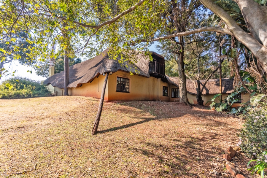 6 Bedroom Property for Sale in Protea Ridge Gauteng