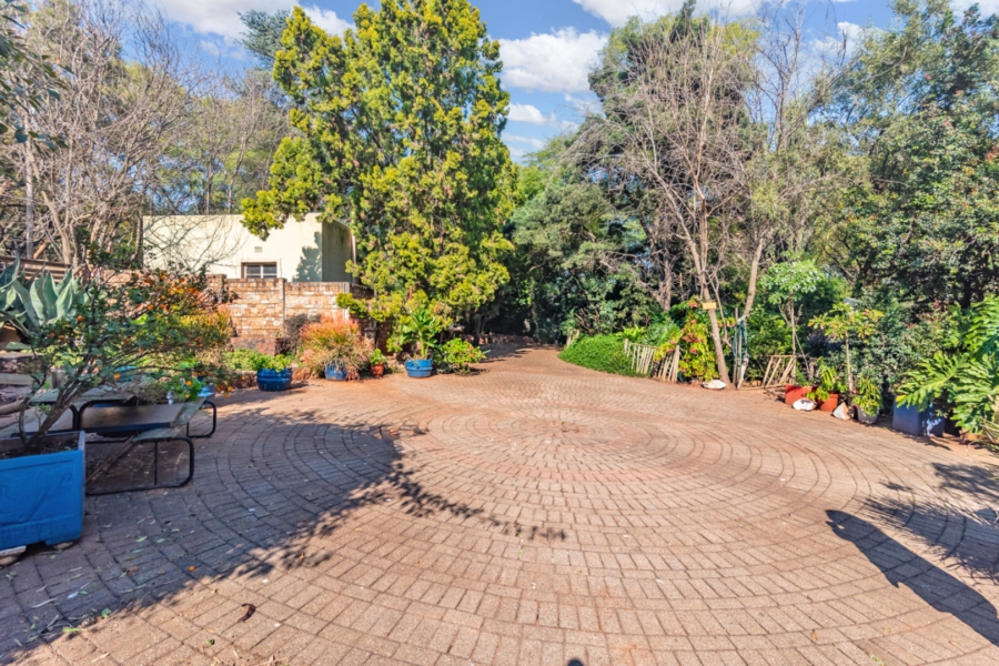 6 Bedroom Property for Sale in Protea Ridge Gauteng