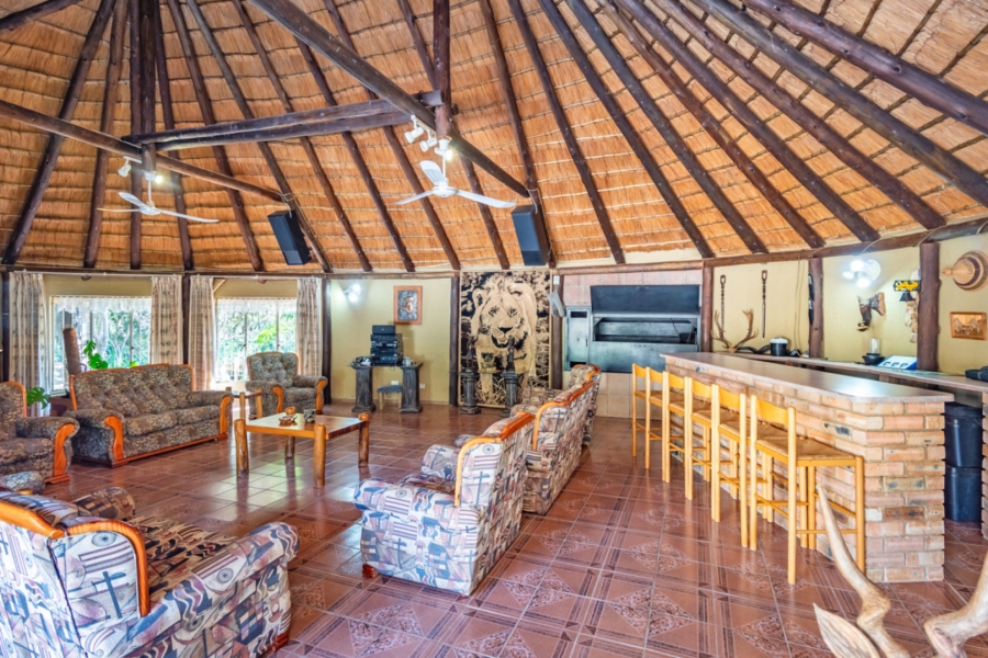 6 Bedroom Property for Sale in Protea Ridge Gauteng