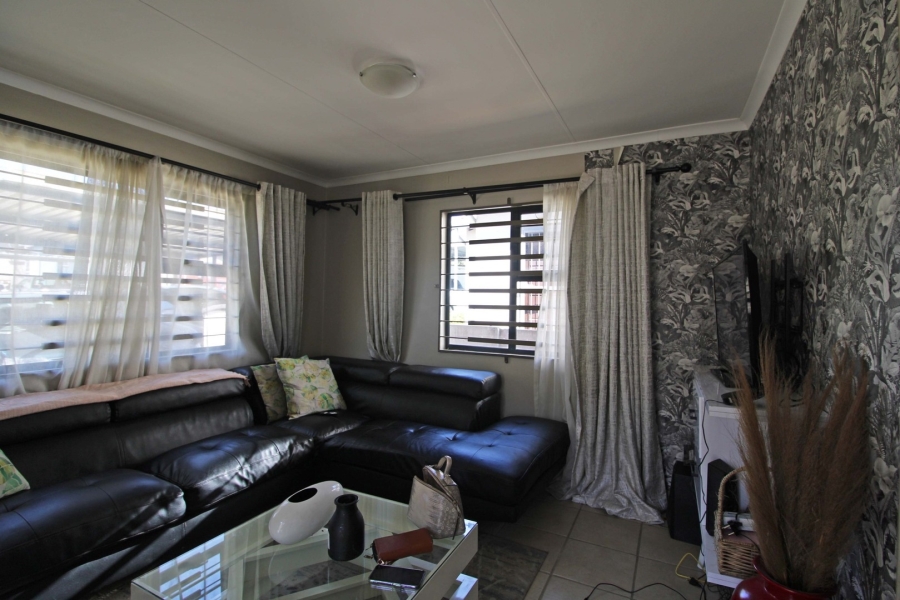 3 Bedroom Property for Sale in Noordwyk Gauteng