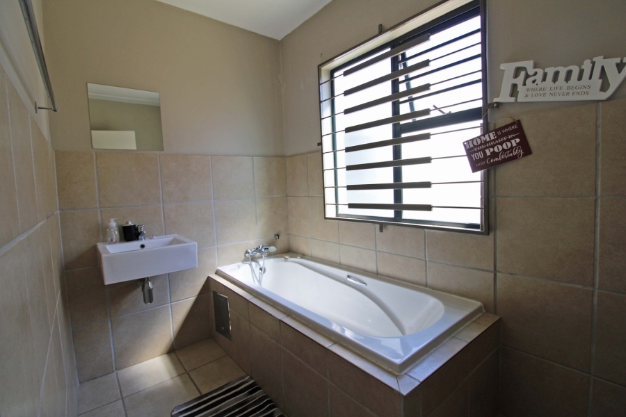 3 Bedroom Property for Sale in Noordwyk Gauteng