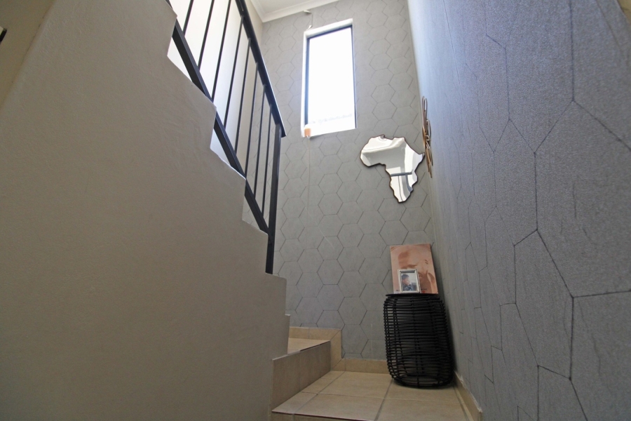 3 Bedroom Property for Sale in Noordwyk Gauteng