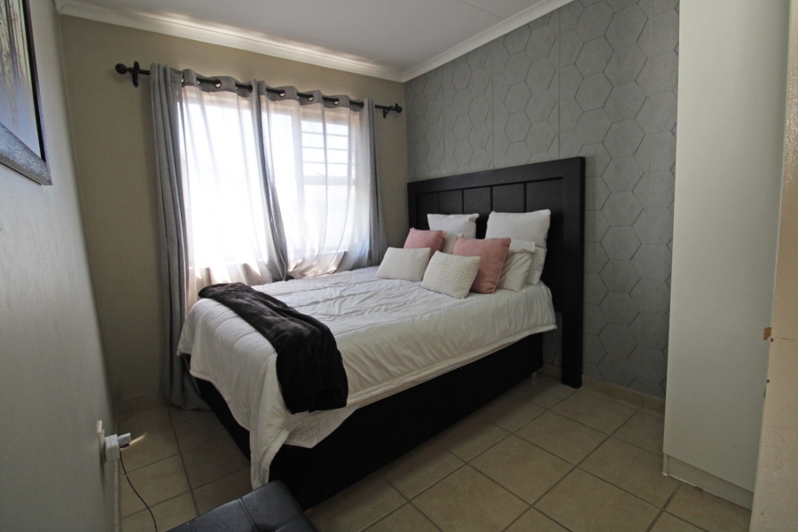3 Bedroom Property for Sale in Noordwyk Gauteng