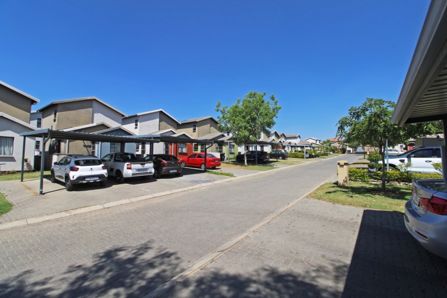 3 Bedroom Property for Sale in Noordwyk Gauteng