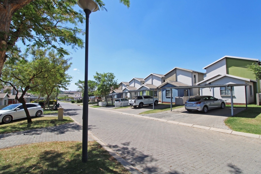3 Bedroom Property for Sale in Noordwyk Gauteng