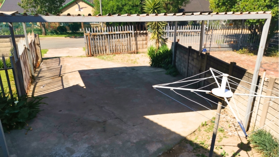To Let 2 Bedroom Property for Rent in Allen Grove Gauteng