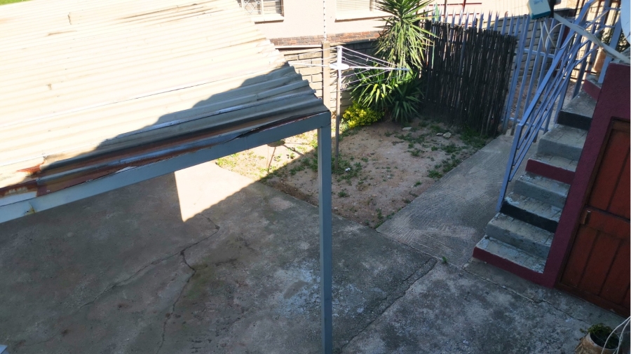 To Let 2 Bedroom Property for Rent in Allen Grove Gauteng