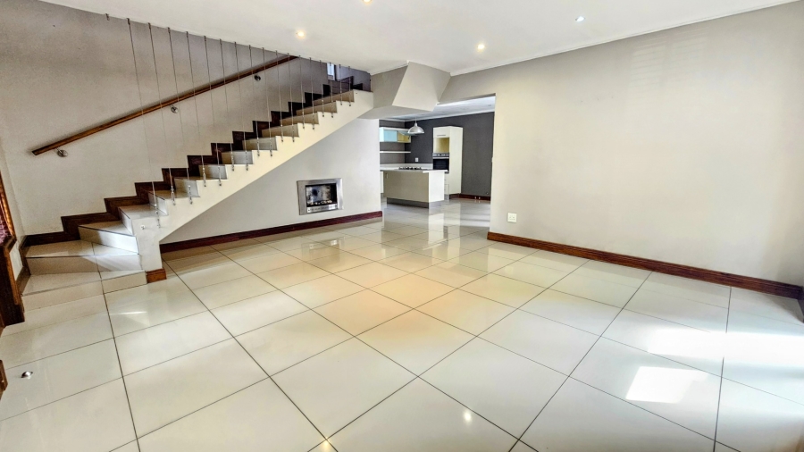 To Let 3 Bedroom Property for Rent in Fourways Gauteng